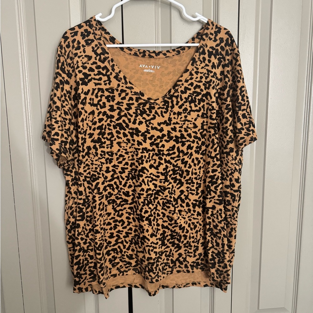 Ava & Viv Cheetah Print V-Neck T-Shirt